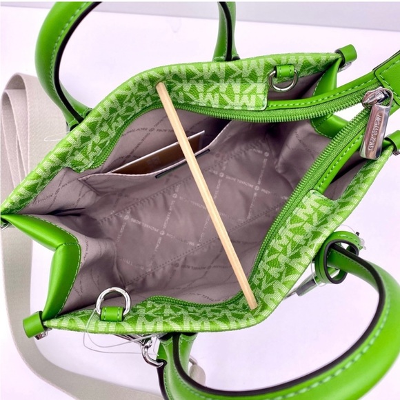 MICHAEL KORS MIRELLA SMALL
SHOPPER TOTE CROSSBODY
OMBRÉ - Picture 5 of 12